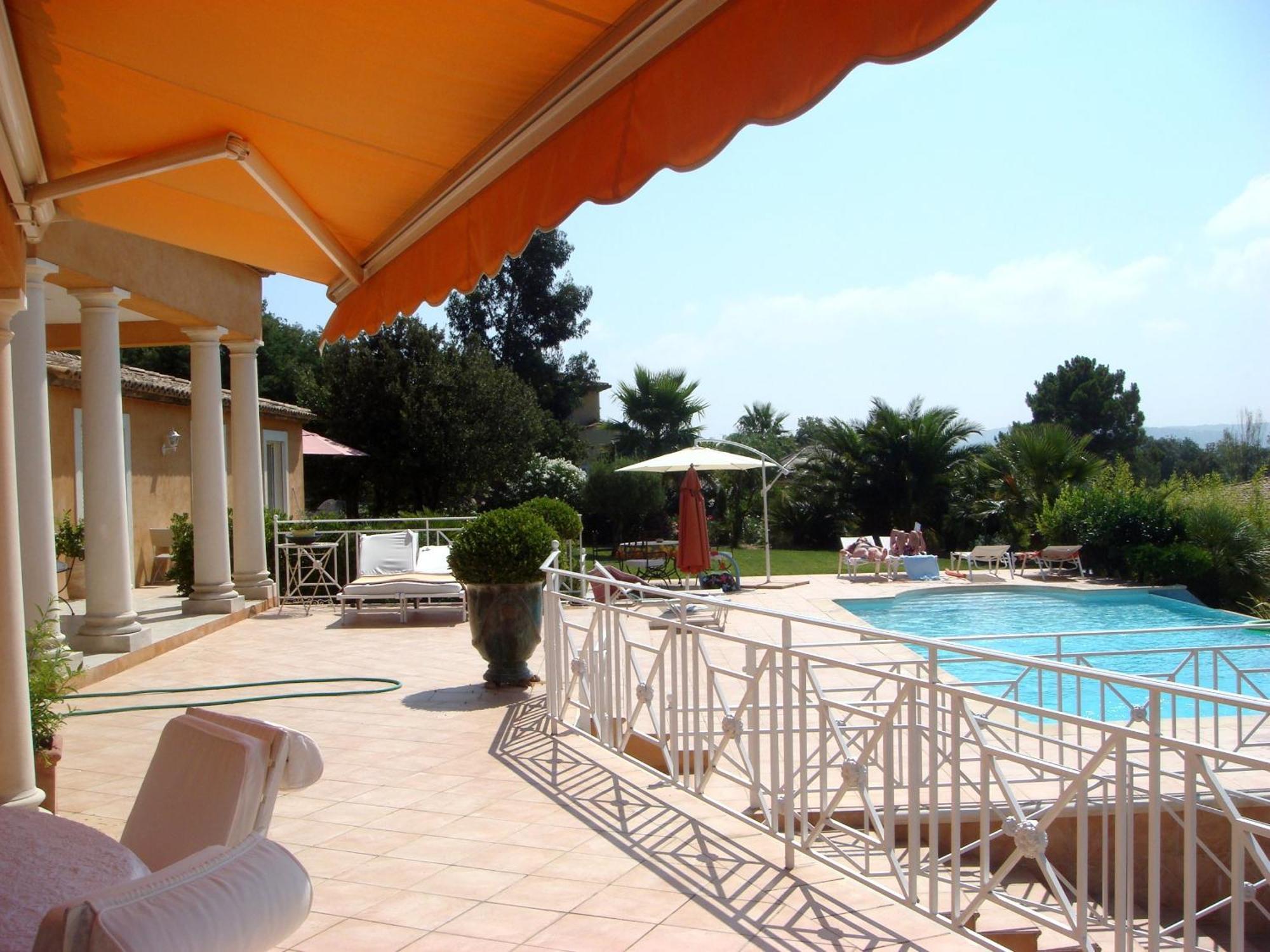 La Tarentane Hotel Grimaud Exterior photo