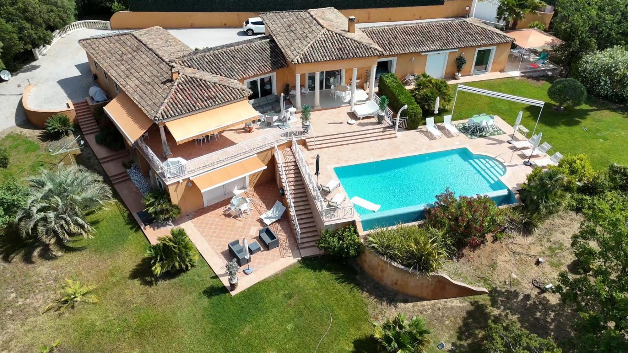 La Tarentane Hotel Grimaud Exterior photo