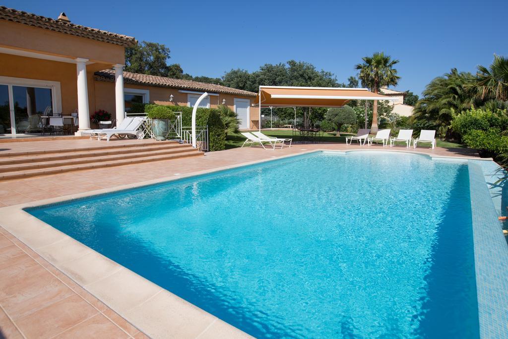 La Tarentane Hotel Grimaud Room photo